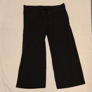Lululemon Athletic Capri Wide Leg Relaxed Fit Pant, Size 8, Tie Waist,  Black